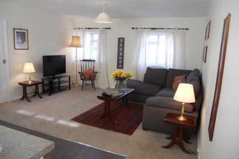 1 bedroom apartment to rent, Court Drive, Maidenhead, Berkshire, SL6