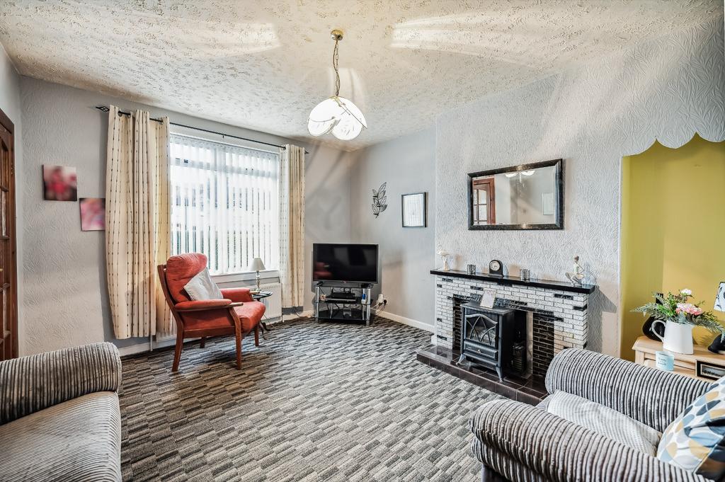 Stirling Road, Fallin, Stirling, FK7 7JQ 2 bed semidetached villa for