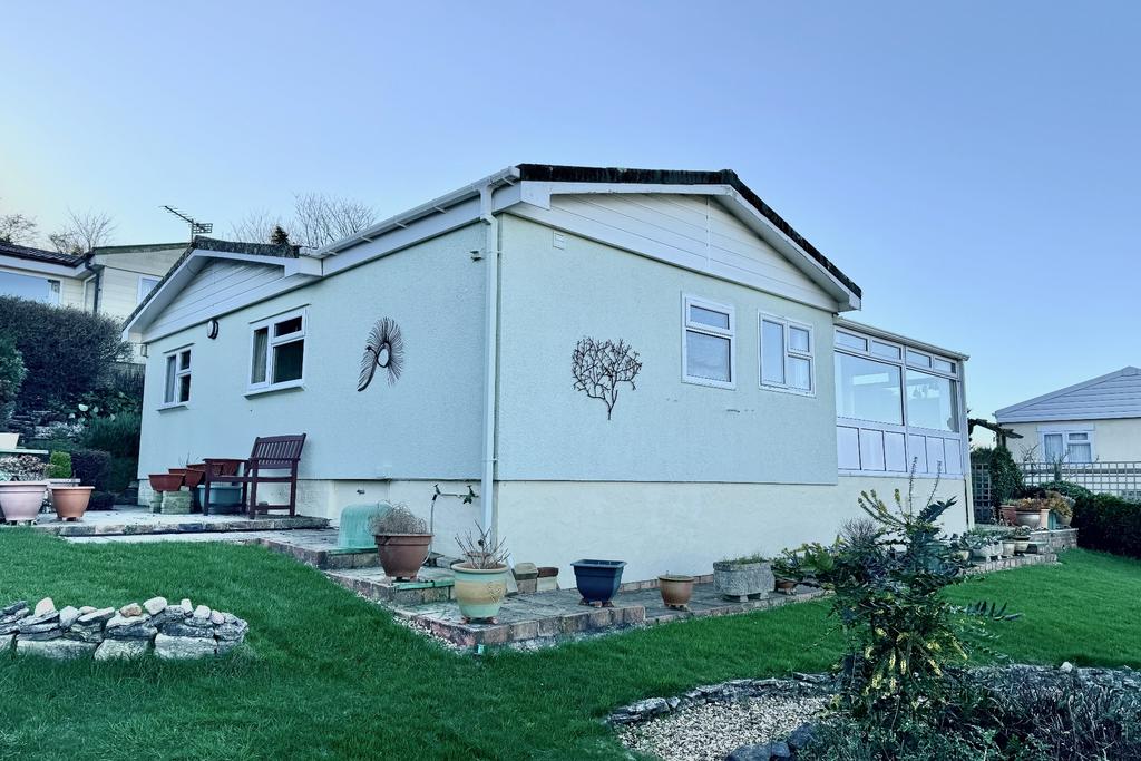 HOBURNE PARK, SWANAGE 3 bed park home for sale £305,000