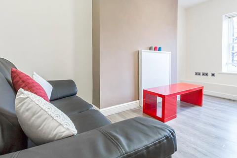 1 bedroom apartment to rent, Apt 6, 18 Queen Square, 18 Queen Square LS2