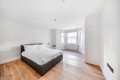 2 bedroom apartment to rent - Askew Road London W12