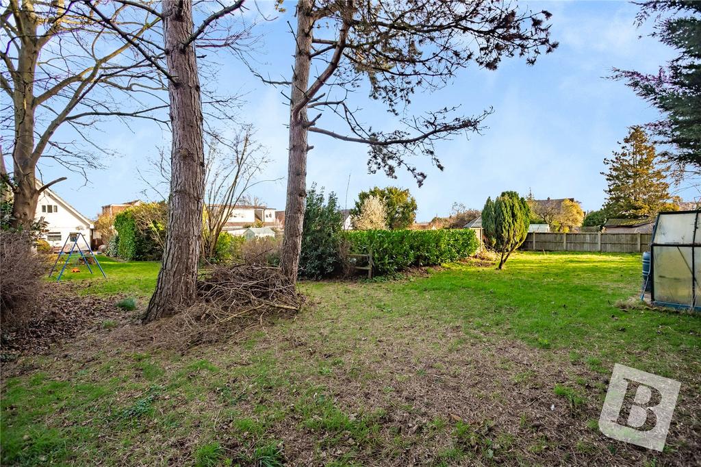Maldon Road, Great Baddow, Chelmsford, Essex, CM2 5 bed detached house