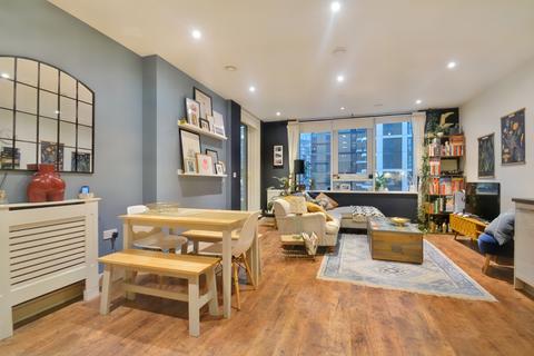 1 bedroom apartment for sale, at Valetta House, Queenstown Road, London SW11