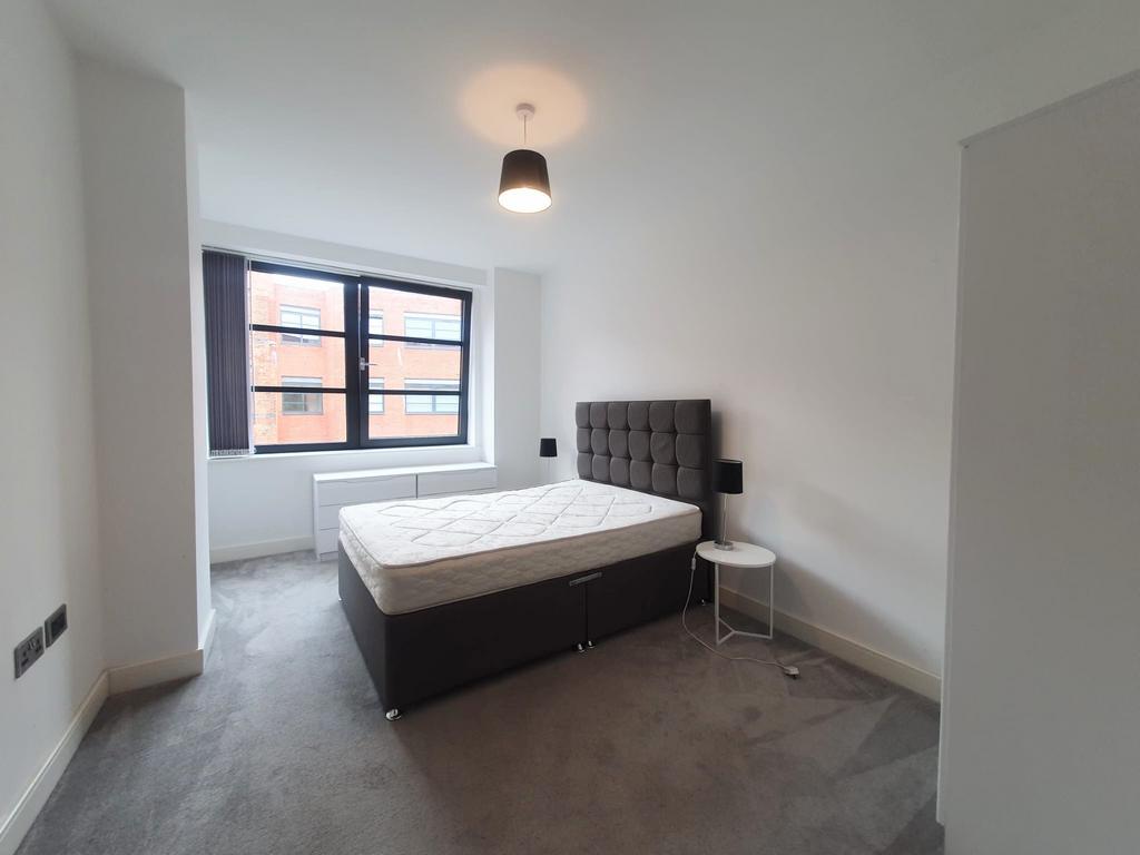 Apartment in West Midlands - View 5