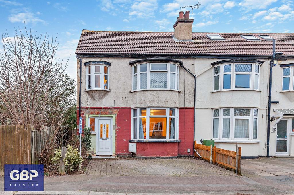 Street, Romford, RM1 3 bed end of terrace house for sale £425,000