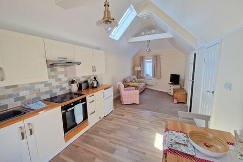 1 bedroom semi-detached bungalow for sale, Littleham Road, Exmouth, EX8 2QG