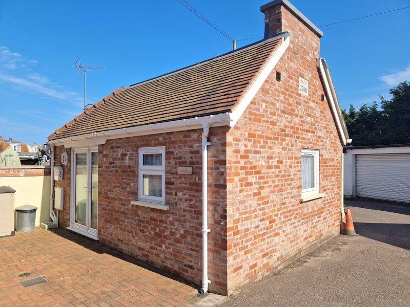 Littleham Road, Exmouth, EX8 2QG 1 bed semidetached bungalow for sale £189,950