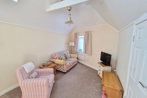 1 bedroom semi-detached bungalow for sale, Littleham Road, Exmouth, EX8 2QG