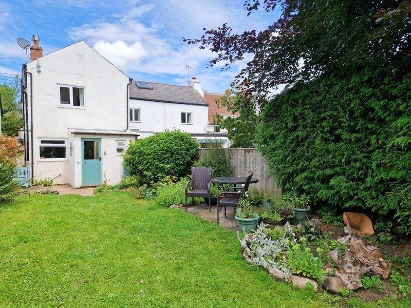 Longmeadow Road, Lympstone, Devon... 2 bed end of terrace house for