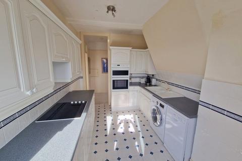 3 bedroom penthouse for sale, Douglas Avenue, Exmouth, EX8 2BX