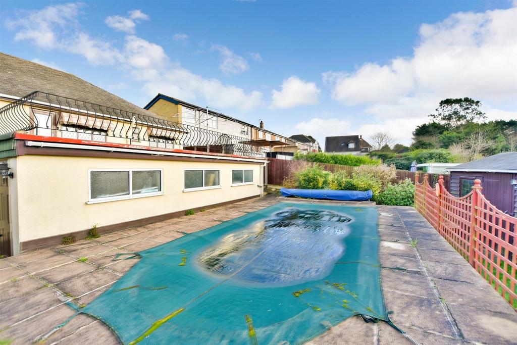 Wards Hill Road, Minster On Sea, Sheerness, Kent 3 bed detached