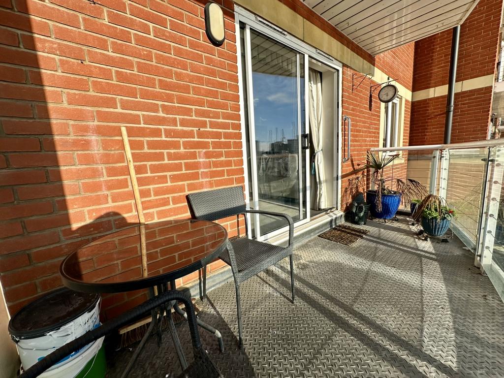 Neptune Square, Ipswich IP4 2 bed apartment for sale £290,000