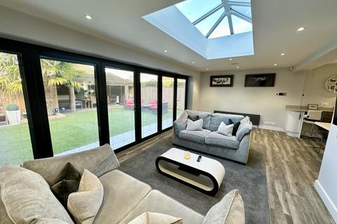 24 Chestnut Close, Rushmere St Andrew, Ipswich, IP5 1ED