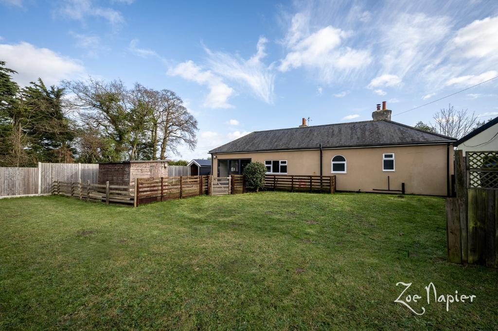 Ardleigh 4 bed detached bungalow for sale £600,000