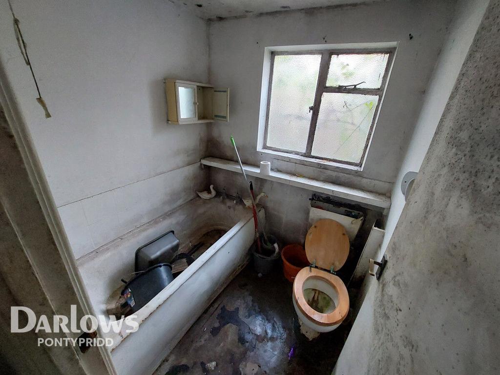 Ty Mawr Road, Pontypridd 2 bed terraced house for sale £80,000