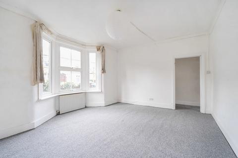 2 bedroom apartment for sale, Hove Avenue, London