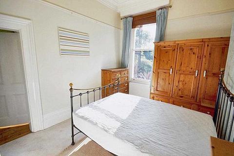 2 bedroom flat for sale, Bolton Road, Chiswick