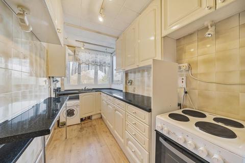 Flat 30, Embassy Lodge Regents Park Road, London, N3 3LB
