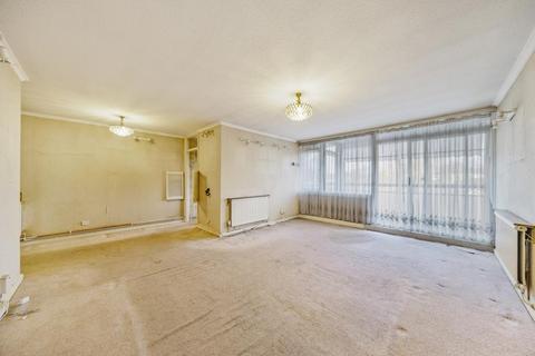 Flat 30, Embassy Lodge Regents Park Road, London, N3 3LB