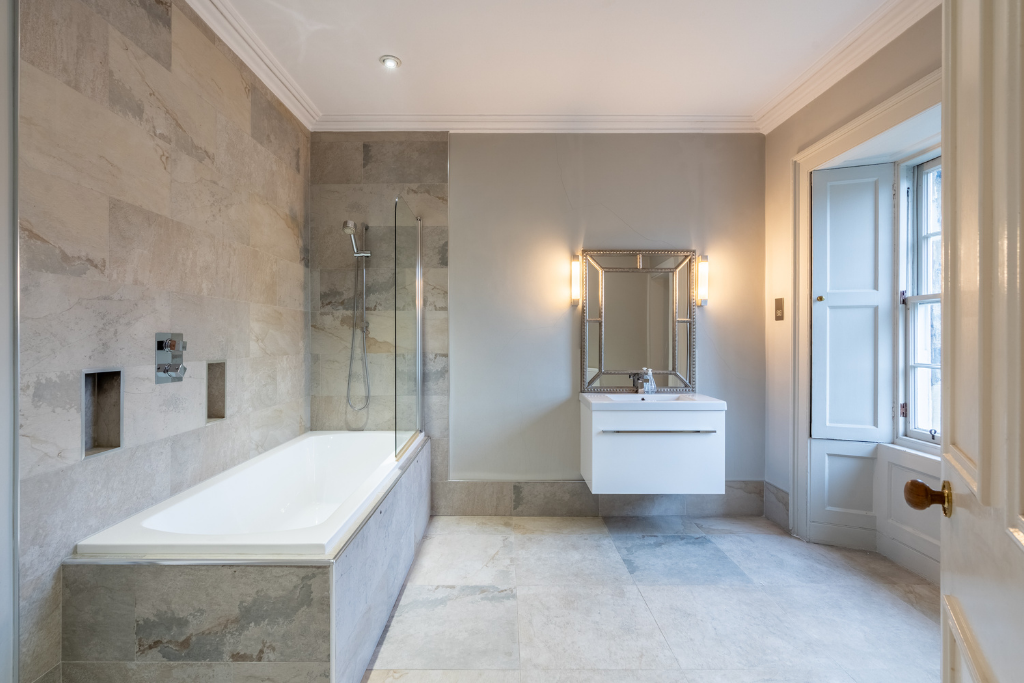 8 Carlton Street - En Suite