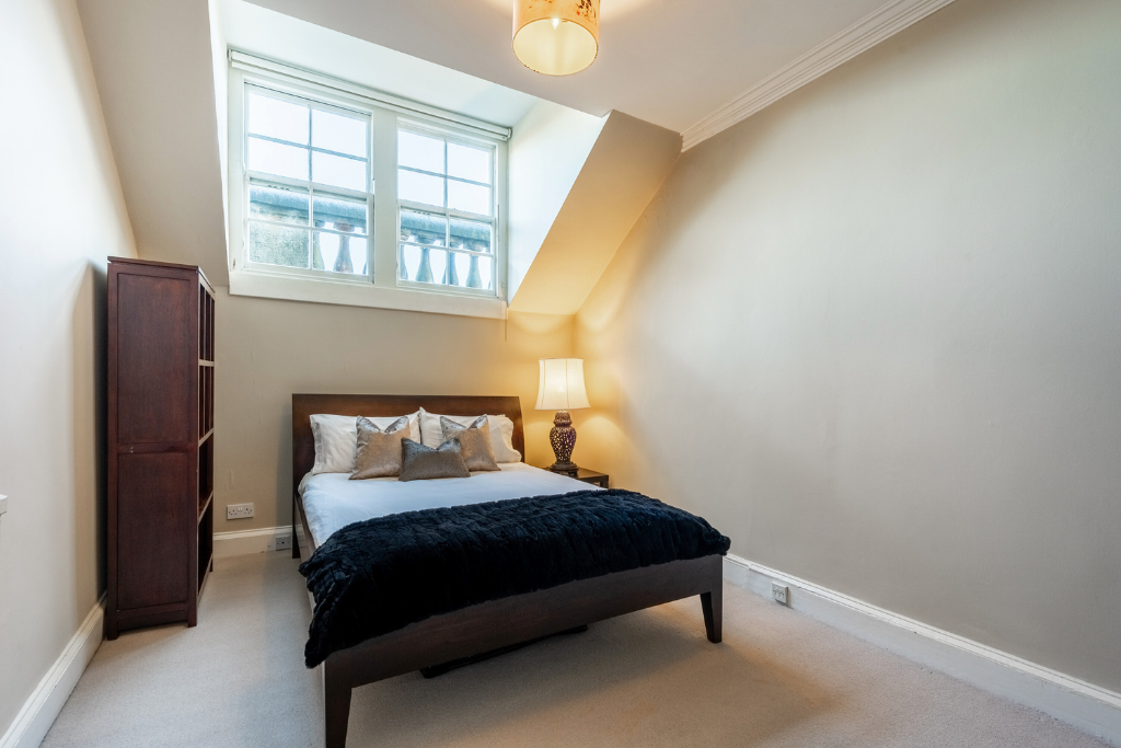 8 Carlton Street - Bedroom 4