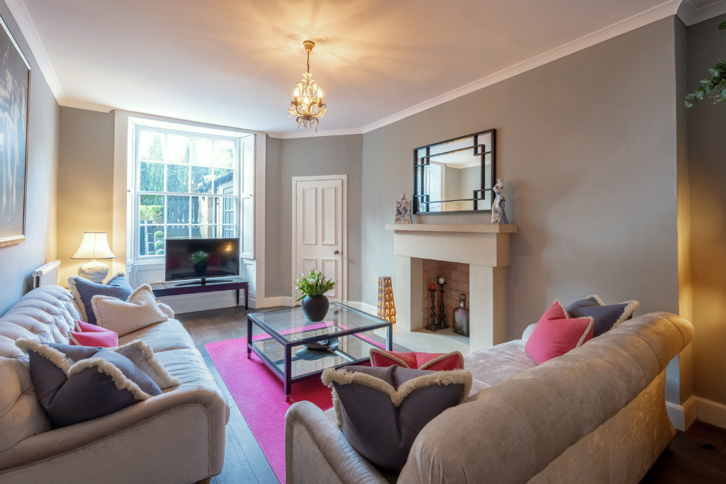 8 Carlton Street - Family Room
