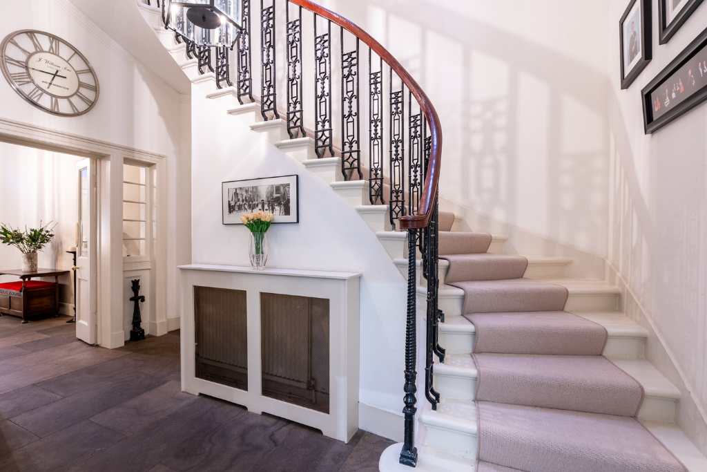 8 Carlton Street - Hallway