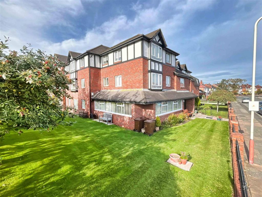 Cambridge Road, Southport PR9 1 bed retirement property for sale £58,000