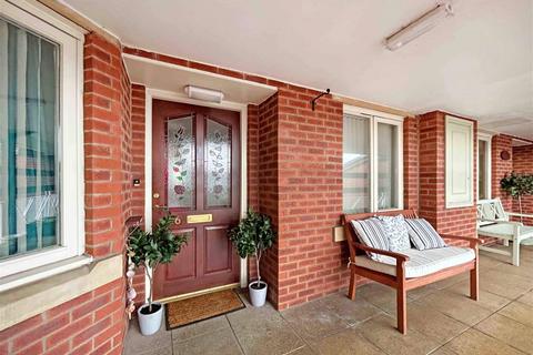 2 bedroom retirement property for sale - Lord Street, Southport PR8