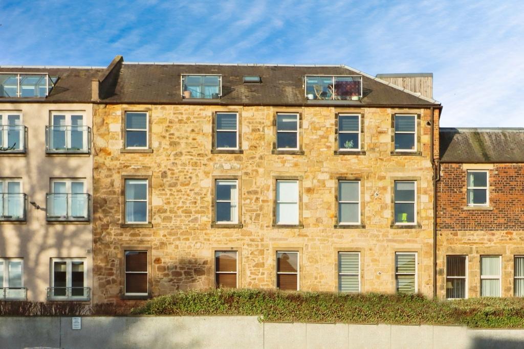 Allen Court, Kirkcaldy, KY1 4 bed flat for sale £289,995