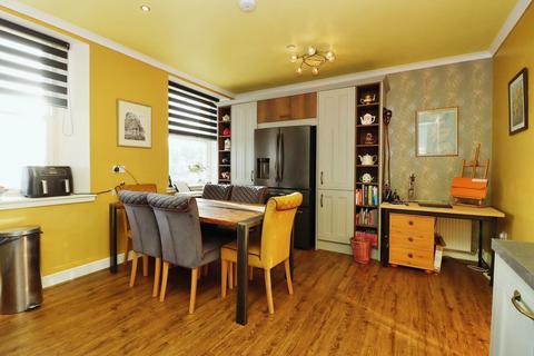 4 bedroom flat for sale, Allen Court, Kirkcaldy, KY1