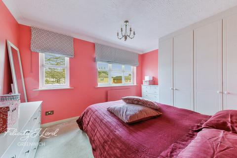 63 Tunnel Avenue, London, SE10 0SF