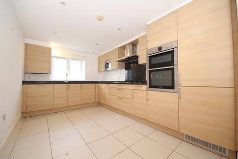 2 bedroom flat to rent, Slades Hill, Enfield EN2