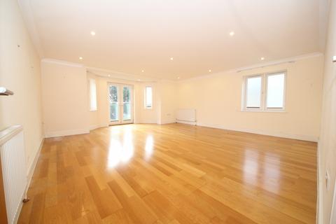 2 bedroom flat to rent, Slades Hill, Enfield EN2