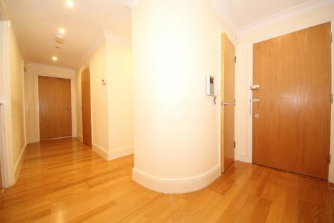 2 bedroom flat to rent, Slades Hill, Enfield EN2