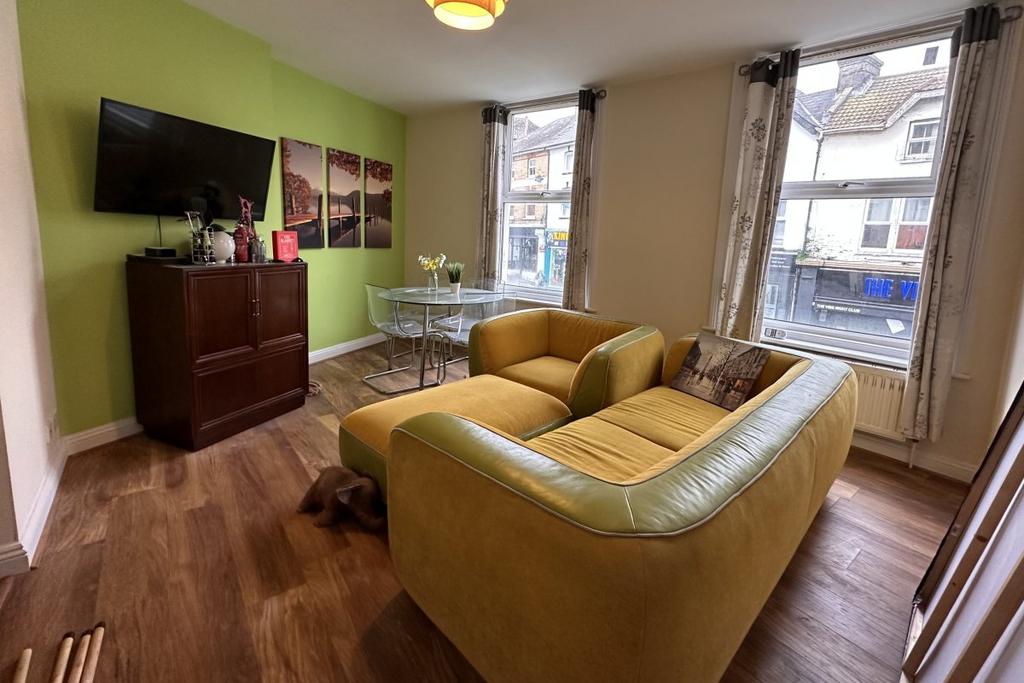 Apartment in Bournemouth - View 2