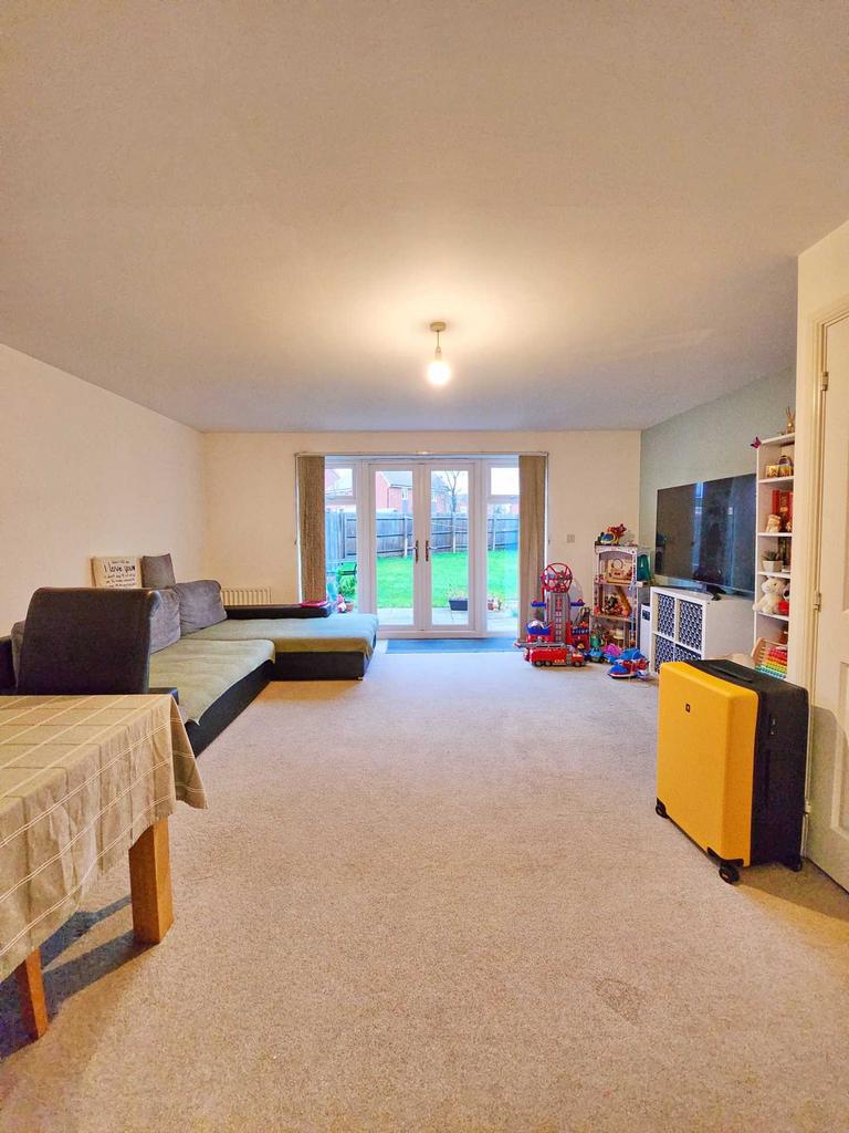 Pegwell Close, Charlton Hayes 3 bed semidetached house to rent £