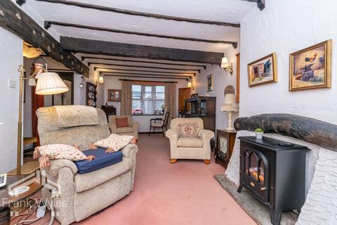 3 bedroom cottage for sale, North Clifton St, Lytham