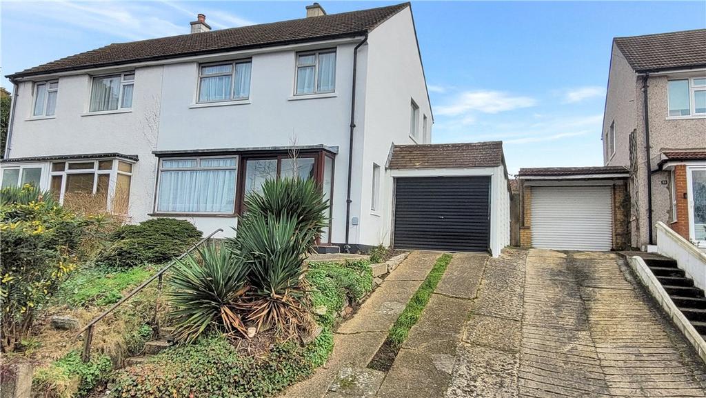 Chelsfield Lane, Orpington, Kent, BR5 3 bed semidetached house for