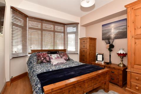 4 bedroom terraced house for sale, Woodbrook Road, Abbey Wood, London