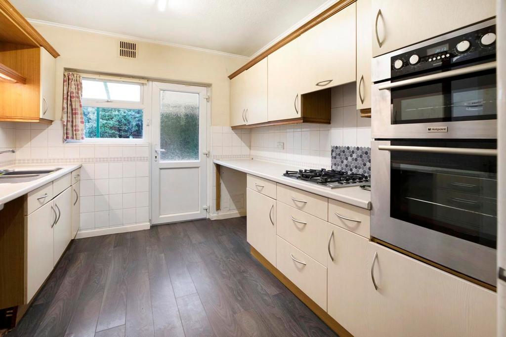 Ashburton Road, Bovey Tracey, TQ13 2 bed detached bungalow for sale £