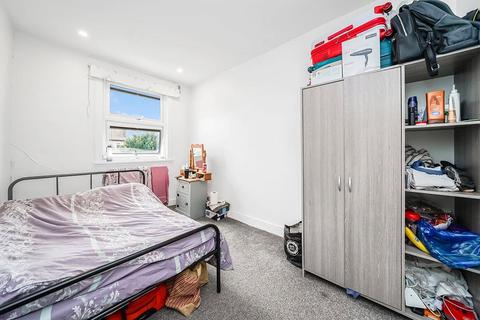 16 Wilmington Gardens, Barking, IG11 9TP