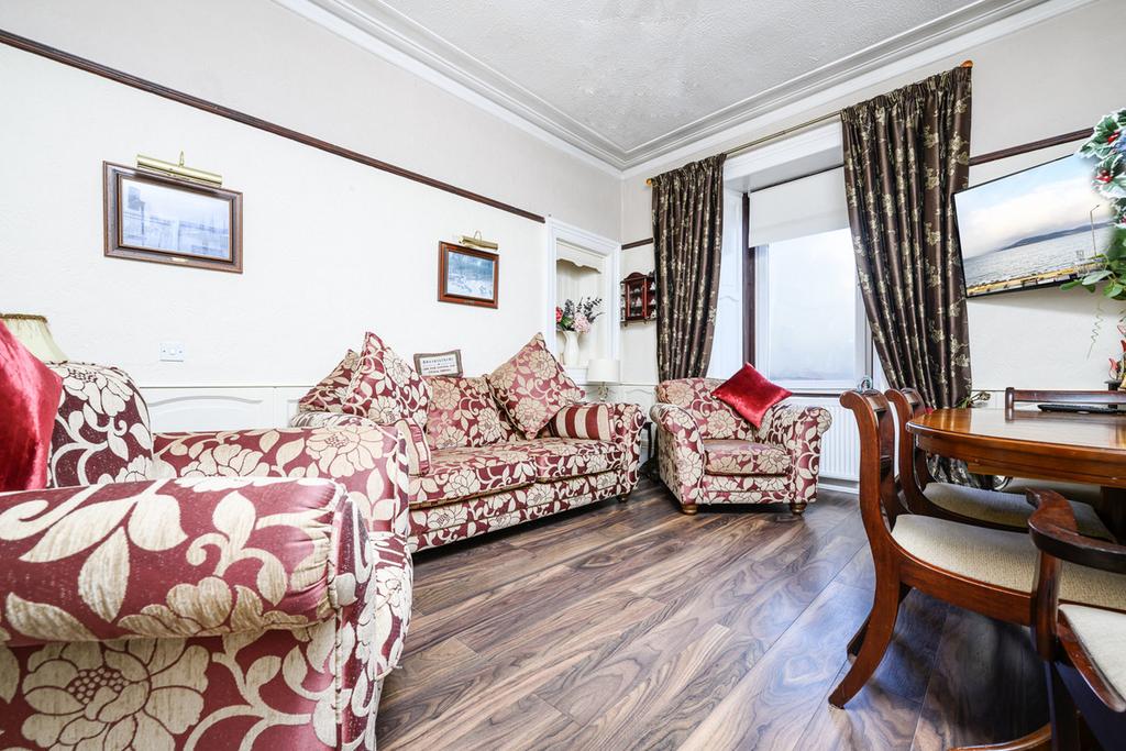 Albert Road, Gourock, PA19 2 bed flat for sale £120,000