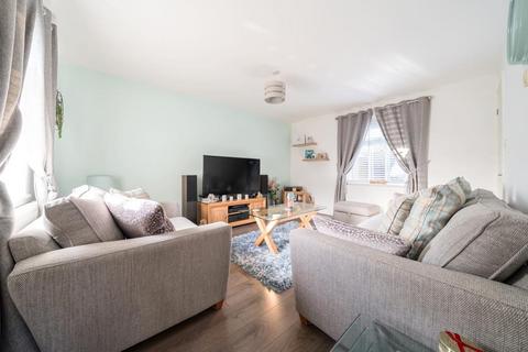 121 Holbein Close, Grange Park, Swindon, SN5 6DU