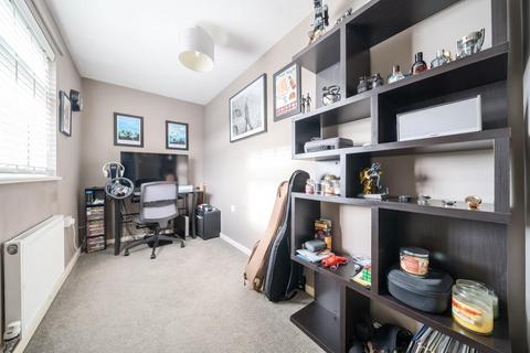 121 Holbein Close, Grange Park, Swindon, SN5 6DU