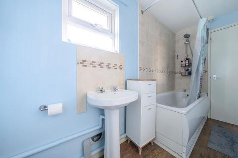 121 Holbein Close, Grange Park, Swindon, SN5 6DU
