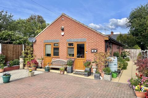 3 bedroom detached bungalow for sale - Leicester LE3