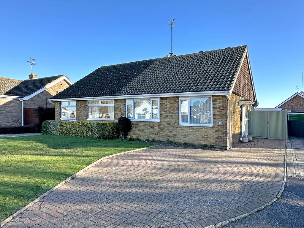 Golden Acre, Bognor Regis PO21 2 bed semidetached bungalow for sale