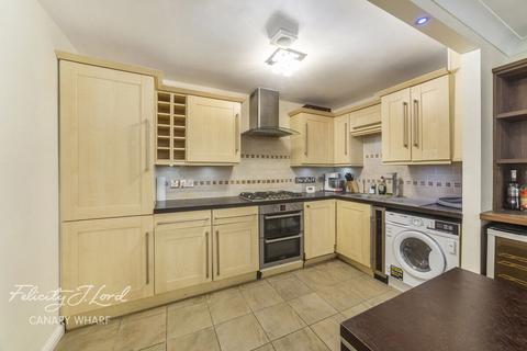2 bedroom flat for sale, Galleons View, Stewart Street, E14