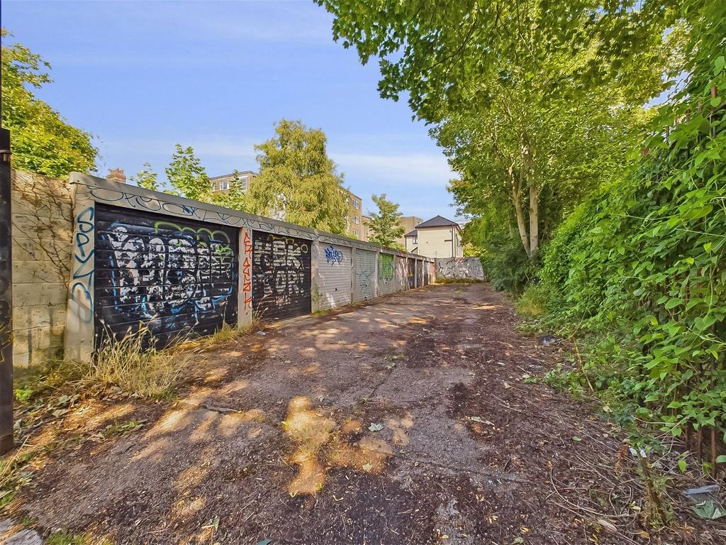 Hove, BN3 6GH Garage for sale £300,000